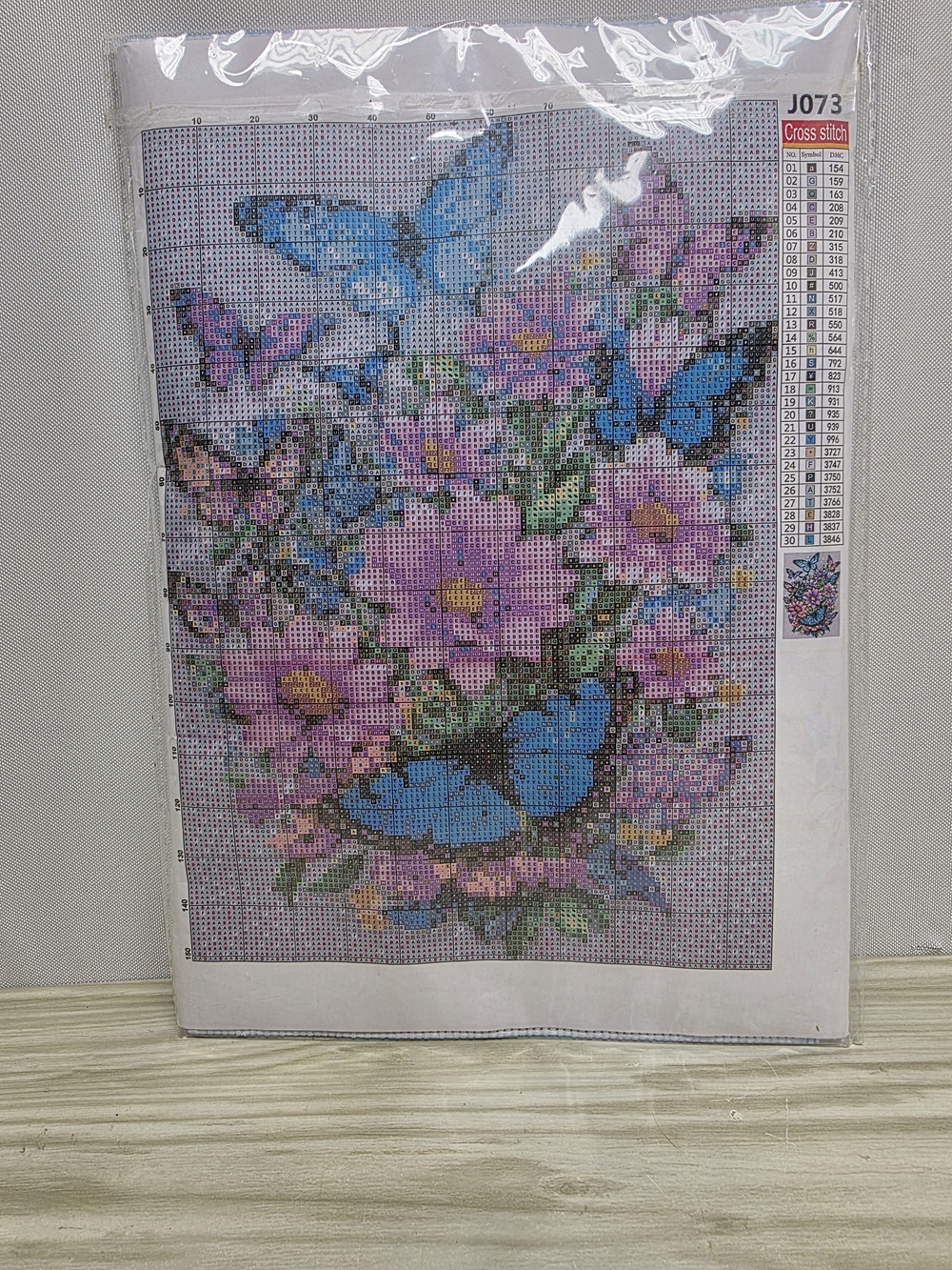 Cross Stitch Embroidery Projects Beginners & Intermediate Projects - Picture 2 of 8